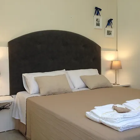 לינה וארוחת בוקר Gino's House *